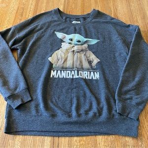 Soft, Oversized STAR WARS MANDALORIAN Sweatshirt in size medium